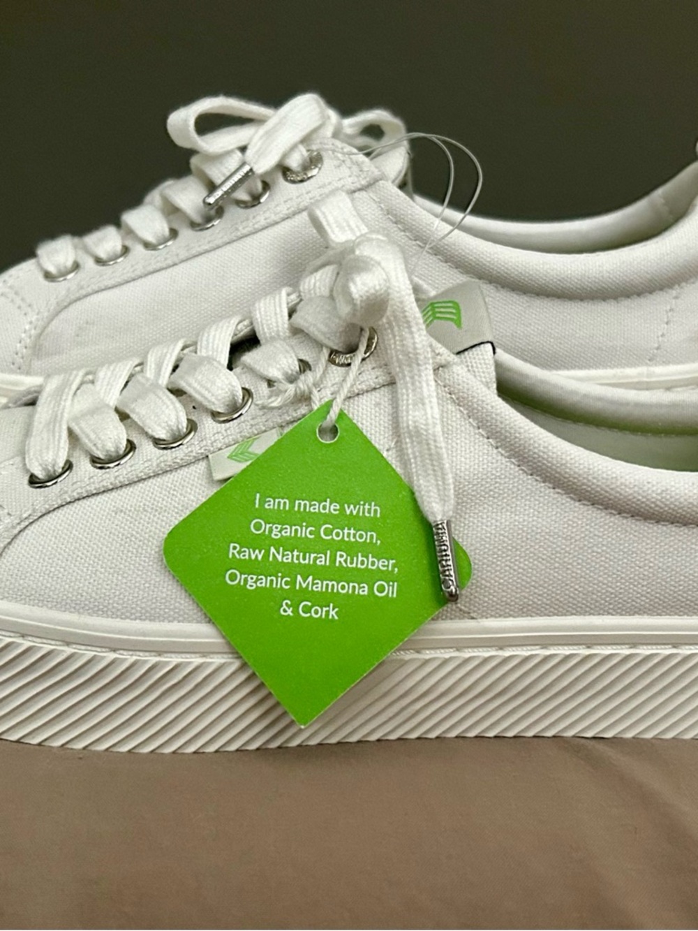 Cariuma OCA Low White Canvas Sneakers. Women’s 9.5. Lace Up Casual Shoes - Picture 4 of 8